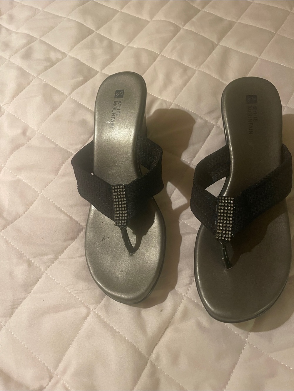 White Mountain Black Rhinestone Thong Sandals -Size 9